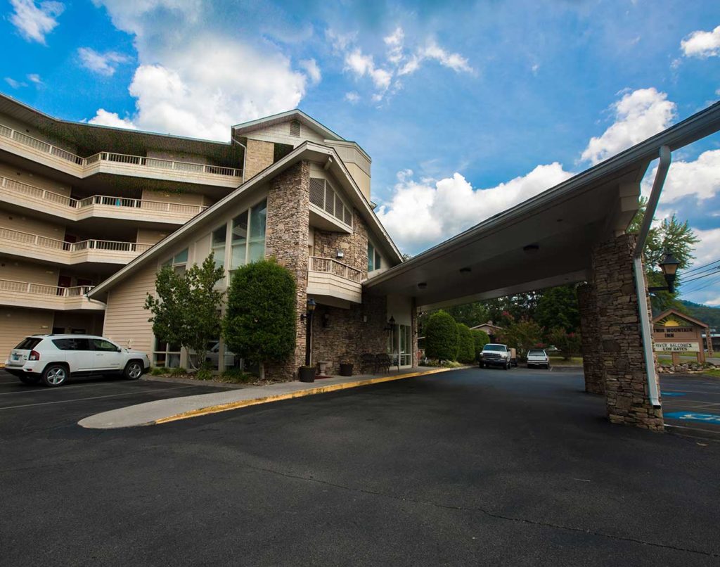 Welcome to twin mountain inn suites in pigeon forge tn