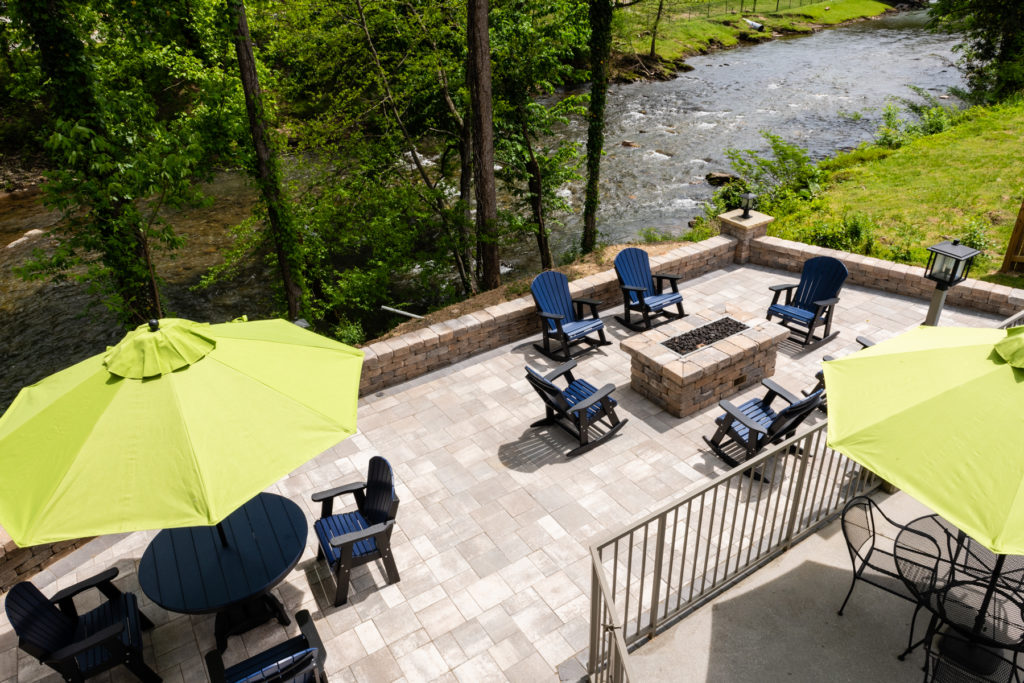 Welcome To Twin Mountain Inn Suites In Pigeon Forge Tn - 